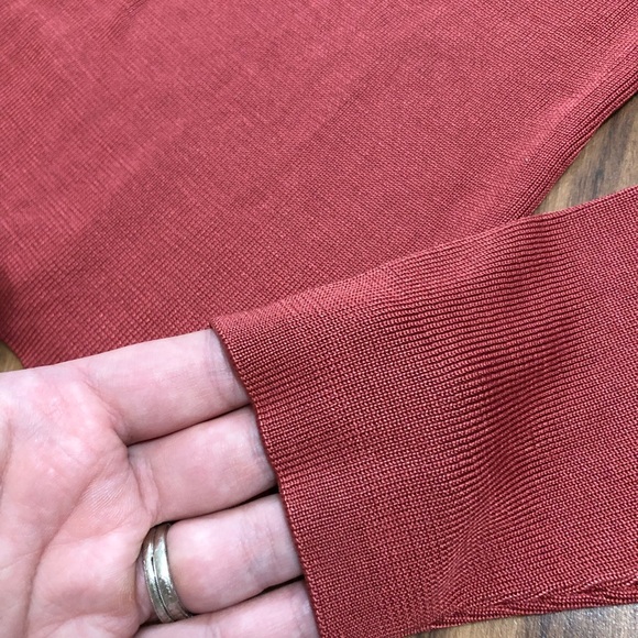 Ann Taylor Loft 100% silk medium sweater pink red - Picture 3 of 6